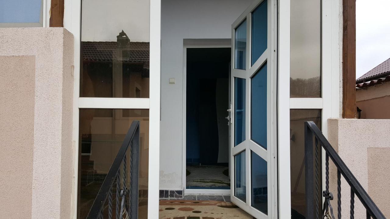 Casele Lena Bed and Breakfast Aldesti  Εξωτερικό φωτογραφία