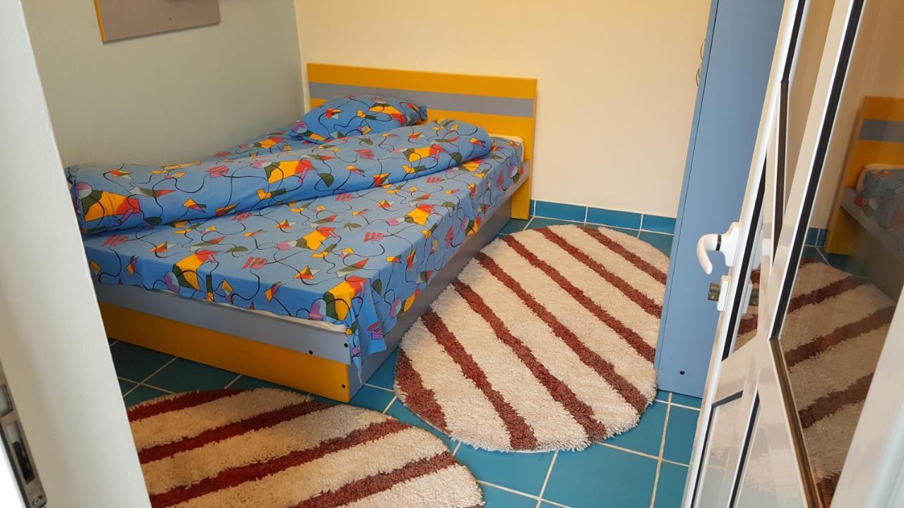 Casele Lena Bed and Breakfast Aldesti  Εξωτερικό φωτογραφία