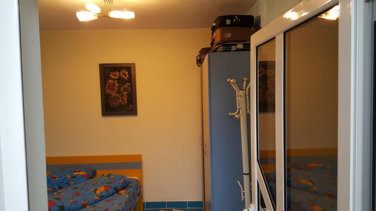 Casele Lena Bed and Breakfast Aldesti  Εξωτερικό φωτογραφία